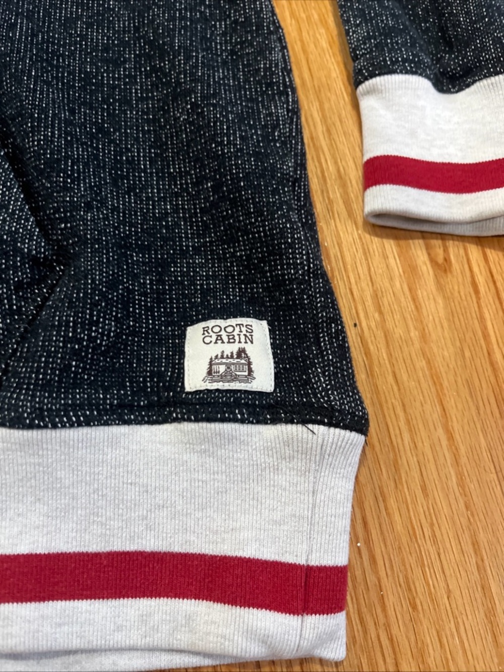 Genuine Roots Cabin Canada Hoodie Men’s Size Medium Sweater - Picture 3 of 5
